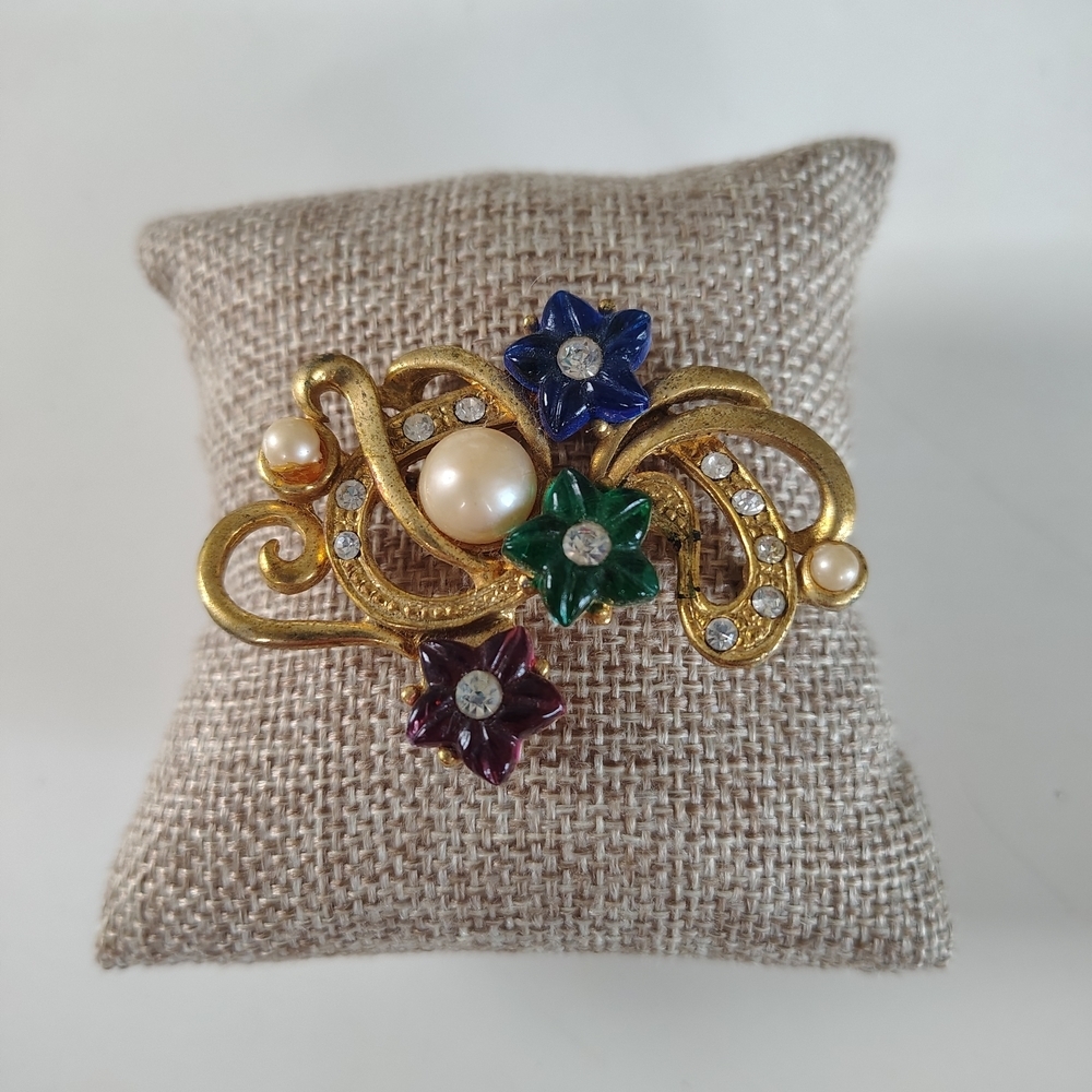 Elegant Gold Floral Brooch with Multicolor Accents - Picture 10 of 12